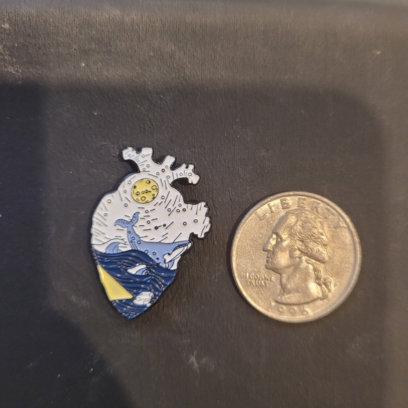 🆕️5/$28 Blue Whale Heart Enamel Pin - Picture 2 of 6
